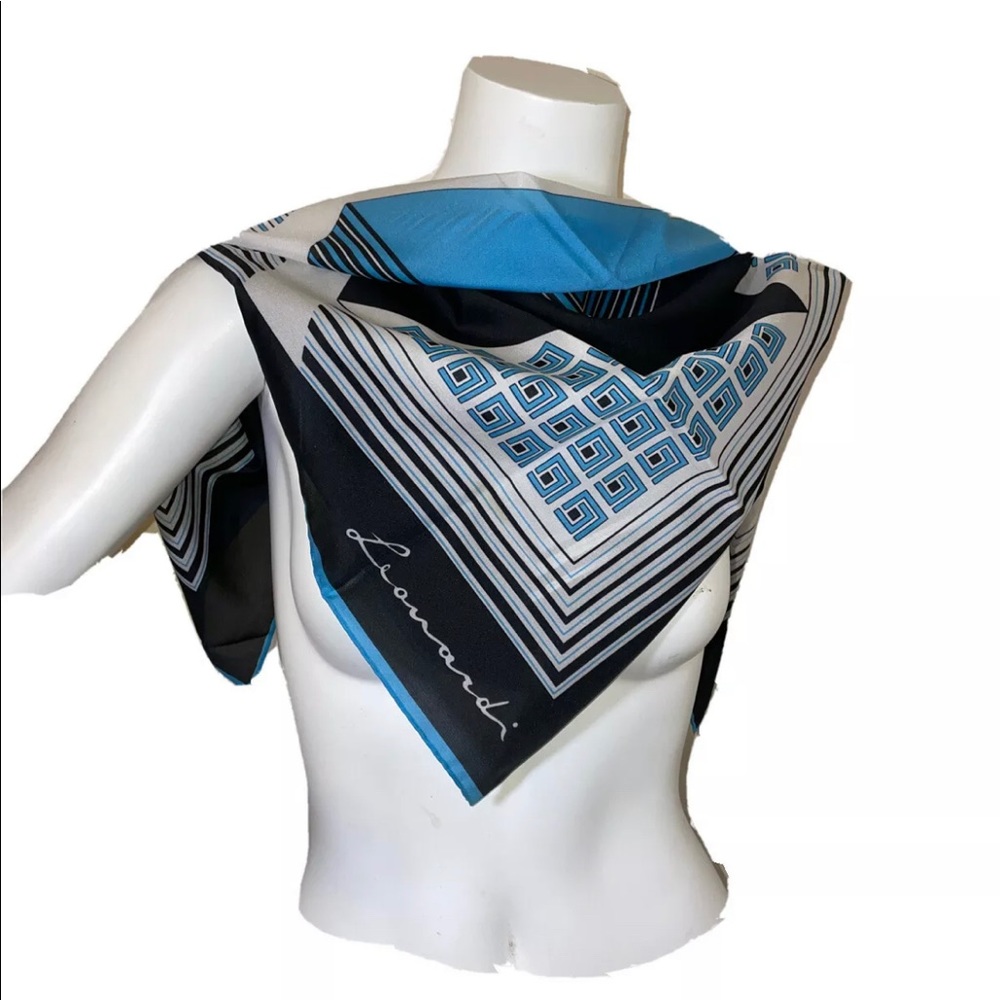 Vintage Leonardi Geometric Scarf Navy & White